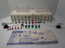 PLASTICVILLE VINTAGE PARTS LOT. WIDE SELECTION.GATES,BILLBOARDS,LIGHTS,SHRUBS.