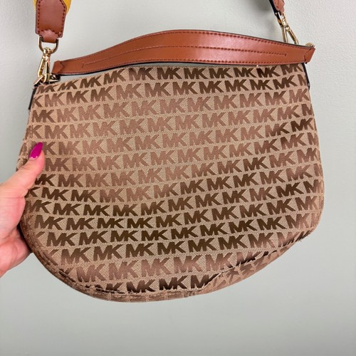 Michael Kors Beige Canvas Jacquard Bedford Hobo Crossbody Bag + Strap Monogram - Picture 9 of 17