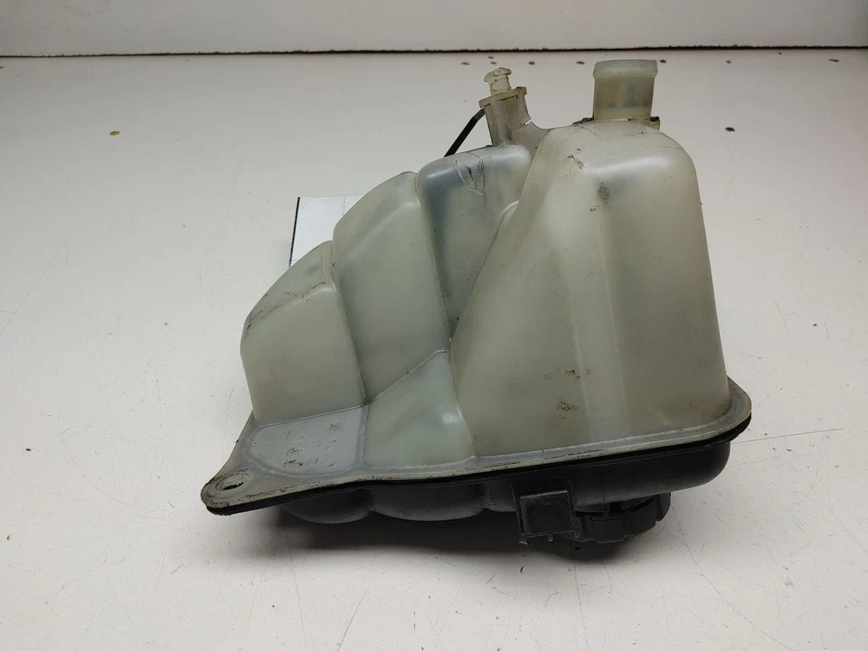 02 03 04 05 06 07 MERCEDES BENZ C230 ОХЛАЖДАЮЩАЯ ЖИДКОСТЬ RESVOIR 2035000049 - Изображение 3 из 4