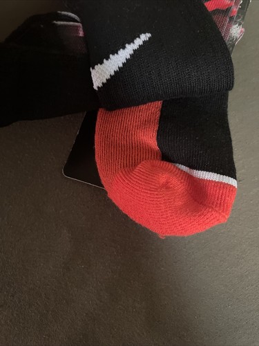 Nike 2 Pair CUSHIONED Crew Socks - 10C-3Y (5-7 Year Old) Red Black - Unisex NWT - Picture 4 of 4