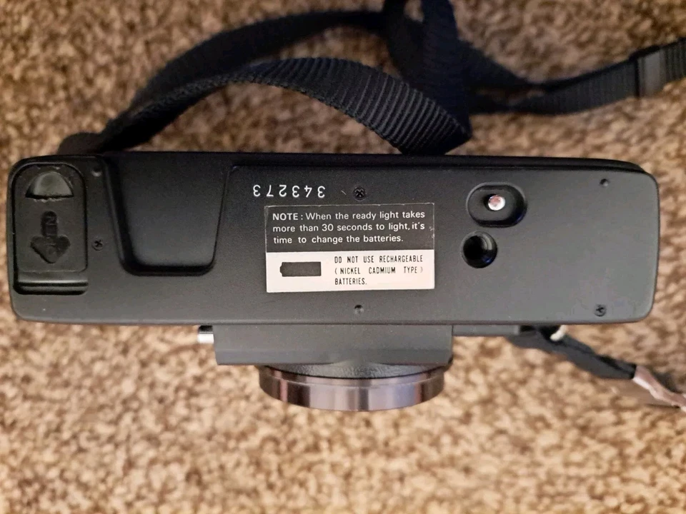 Cámara Konica C35 AF 38mm CASI COMO NUEVA - Apunta y dispara, cámara de la vieja escuela Foto 4 de 4