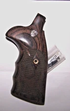 S&W N Frame Round Butt BATELEUR Grips Checkered w/Fleur-de-Lis S&W Medallions