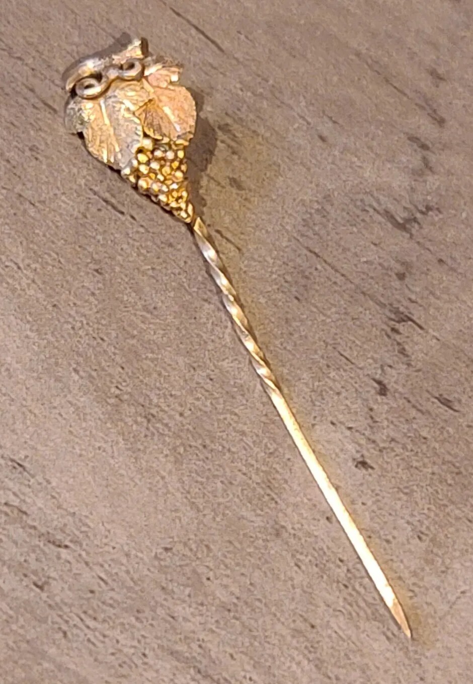 Leaf Grape Cluster Shape Small Tiny Stick Pin *Re… - image 1