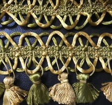 THE CONSO COLLECTION VTG TASSEL FRINGE GOLD/GREEN DRAPERY UPHOLSTERY TRIM- 36YDS