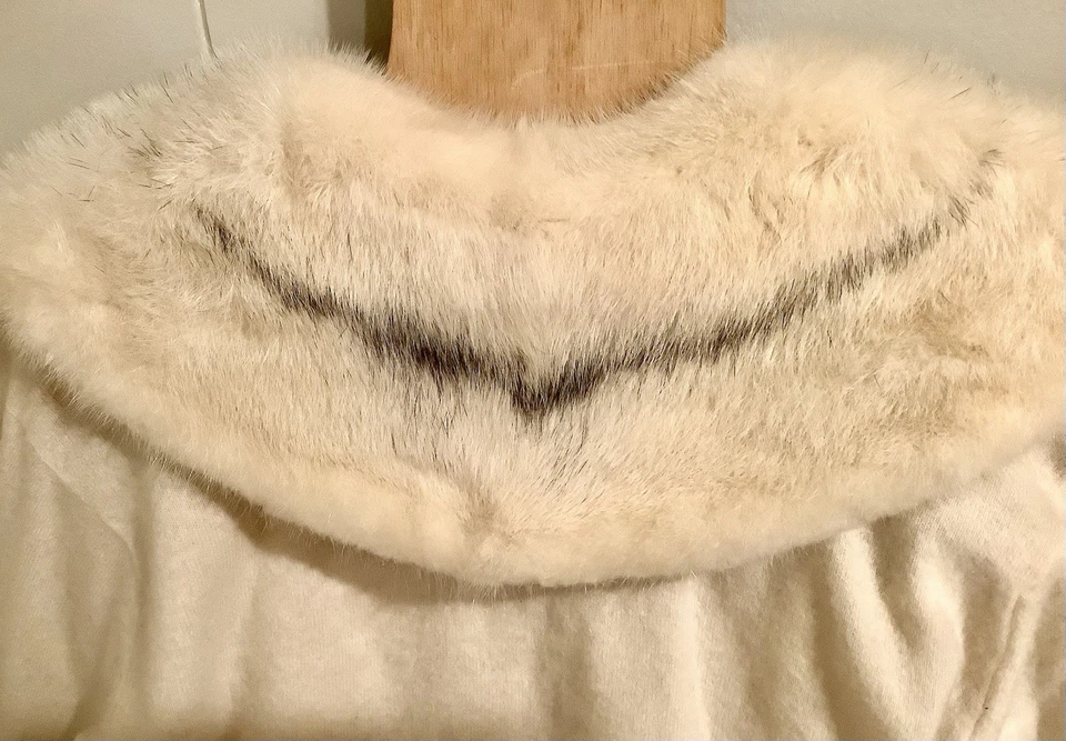 Suéter corto vintage de cachemir Dalton cuello visón armiño años 50 talla S-M Foto 3 de 4