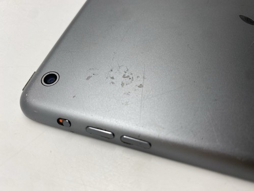 Apple iPad A1432 Tablet LOCKED - SPARES AND REPAIRS Turns On - Picture 20 of 24