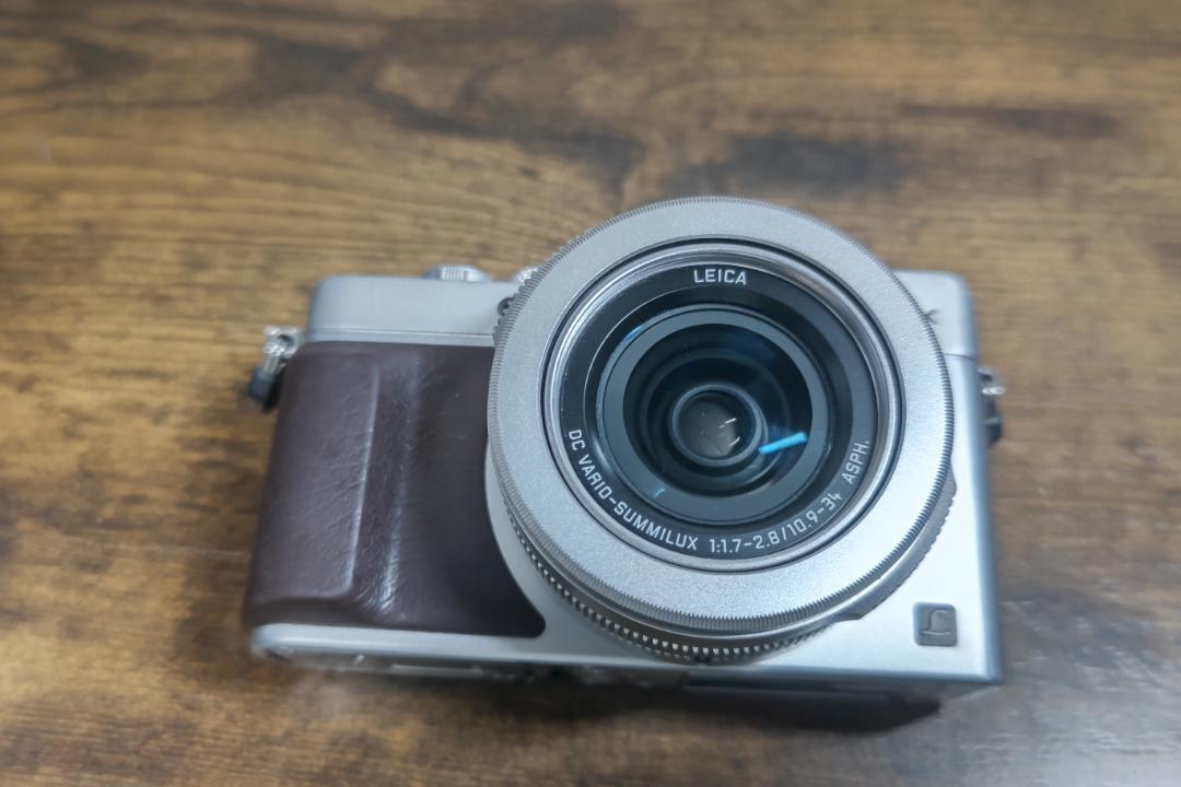 Panasonic LUMIX DMC-LX100 12.8MP Digital Camera Silver Used Panasonic LUMIX DMC-LX100 12.8MP Digital Camera Silver Used