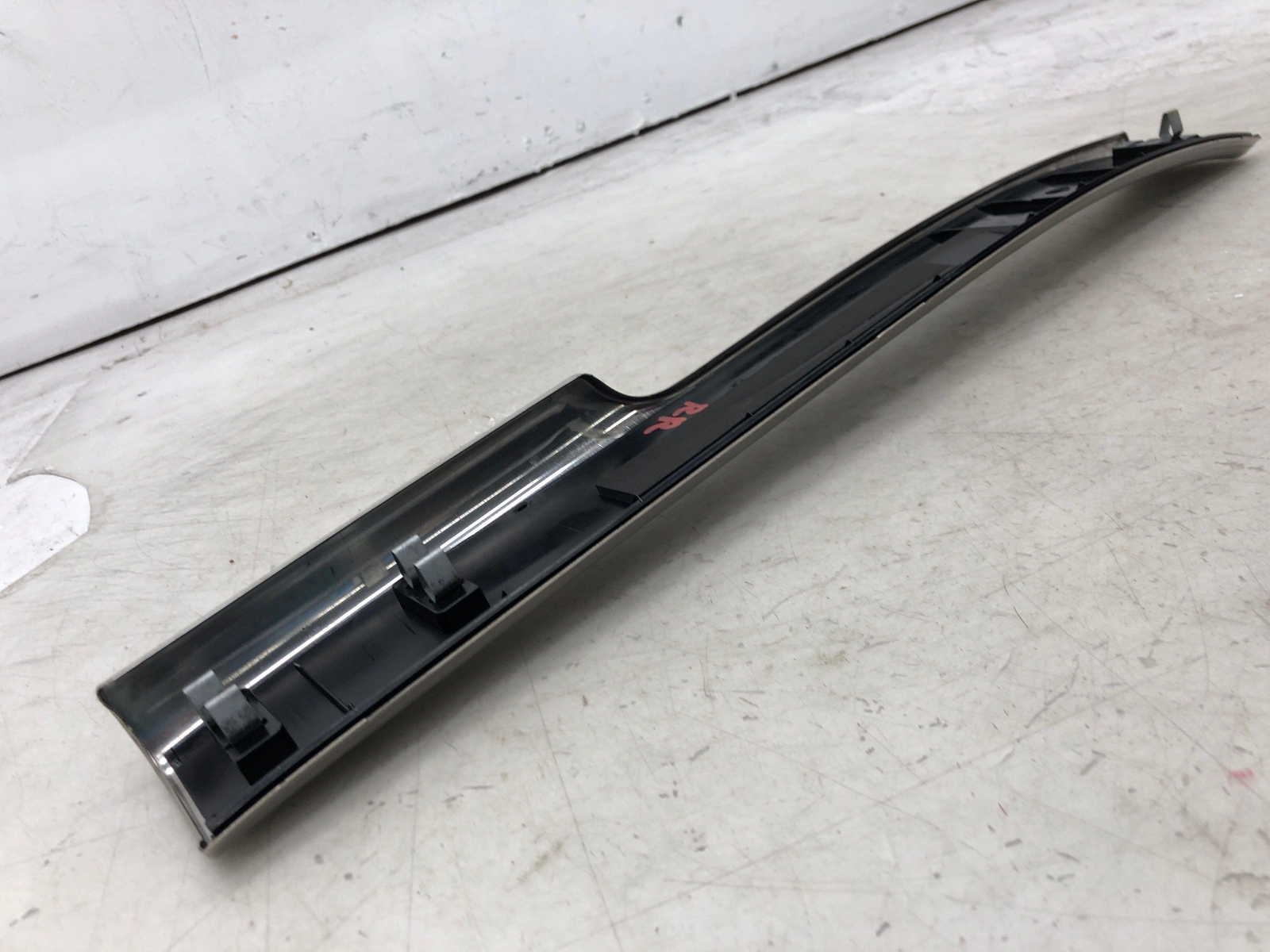 2006-2012 BENTLEY CONTINENTAL RIGHT REAR SILL SCUFF PLATE COVER PANEL *SCRATCHES