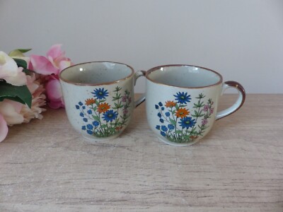Set mit zwei Tassen Becher aus gesprenkeltem Sandstein kleine böhmische Wildblumen