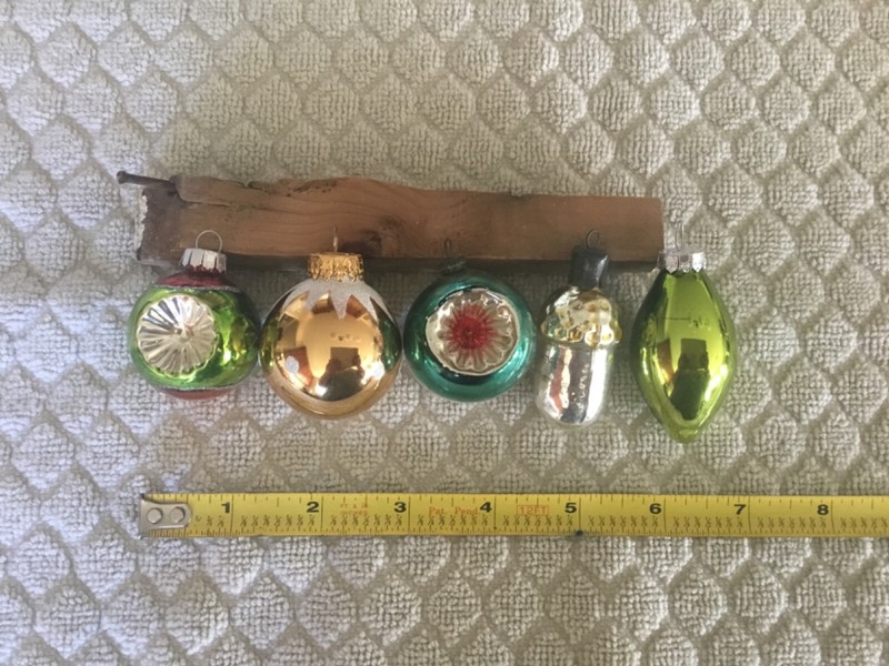 set 5 small glass ornaments 