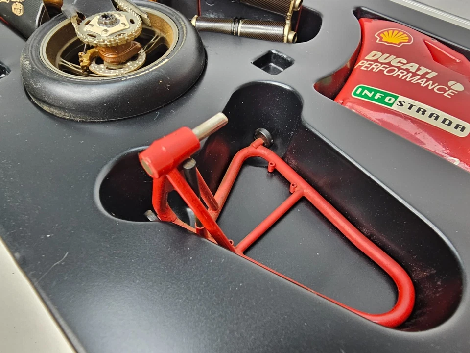 MINICHAMPS Ducati 996 1999 Carl Fogarty Item No. 122 991211 - image 3 of 4