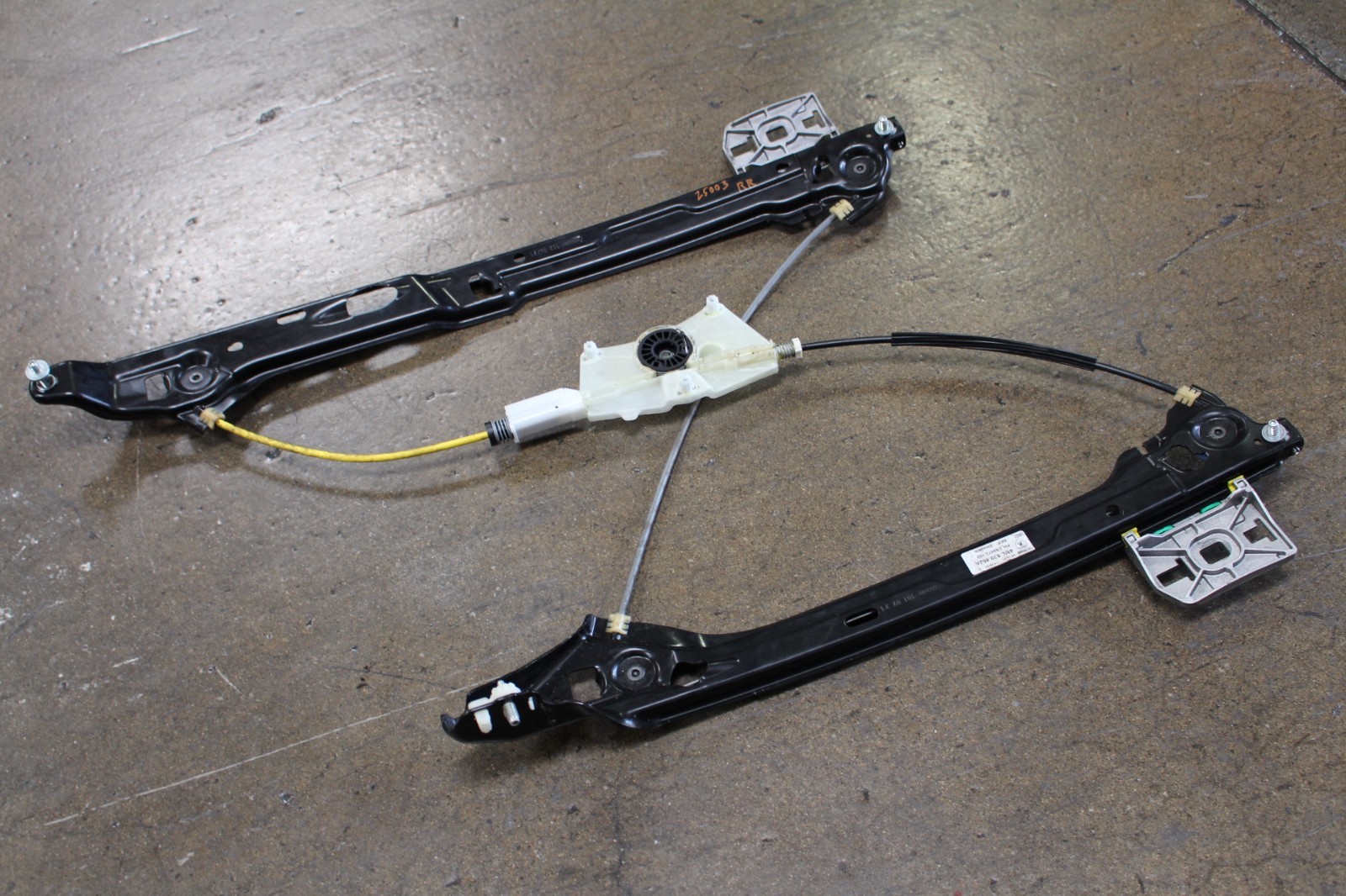 Lamborghini Urus Rear Right Window regulator P/N 4ML839462A