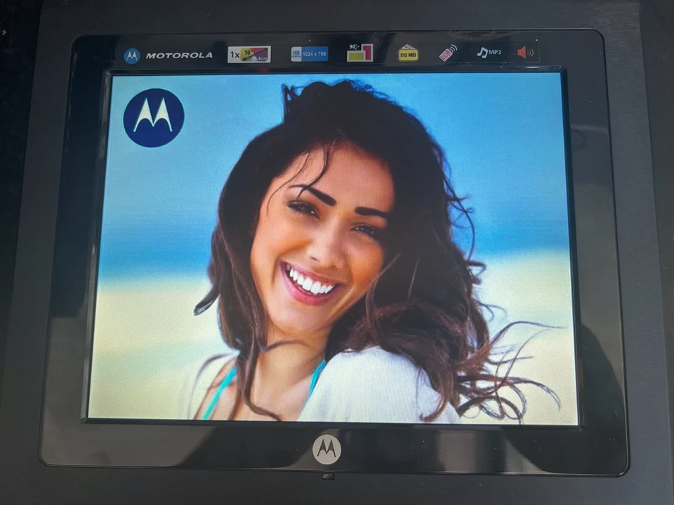 Motorola LS1000b 10"/26.4cm Digital Photo Frame With Slideshow & Remote SEE DISC - Image 3 of 4