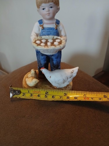 "Denim Days" By Homco Girl Collecting Eggs Made In Malaysia Vintage 1985 - Picture 7 of 7