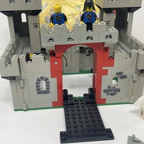 Lego Set 6073 Knight's Castle Missing Pieces W/ Instructions