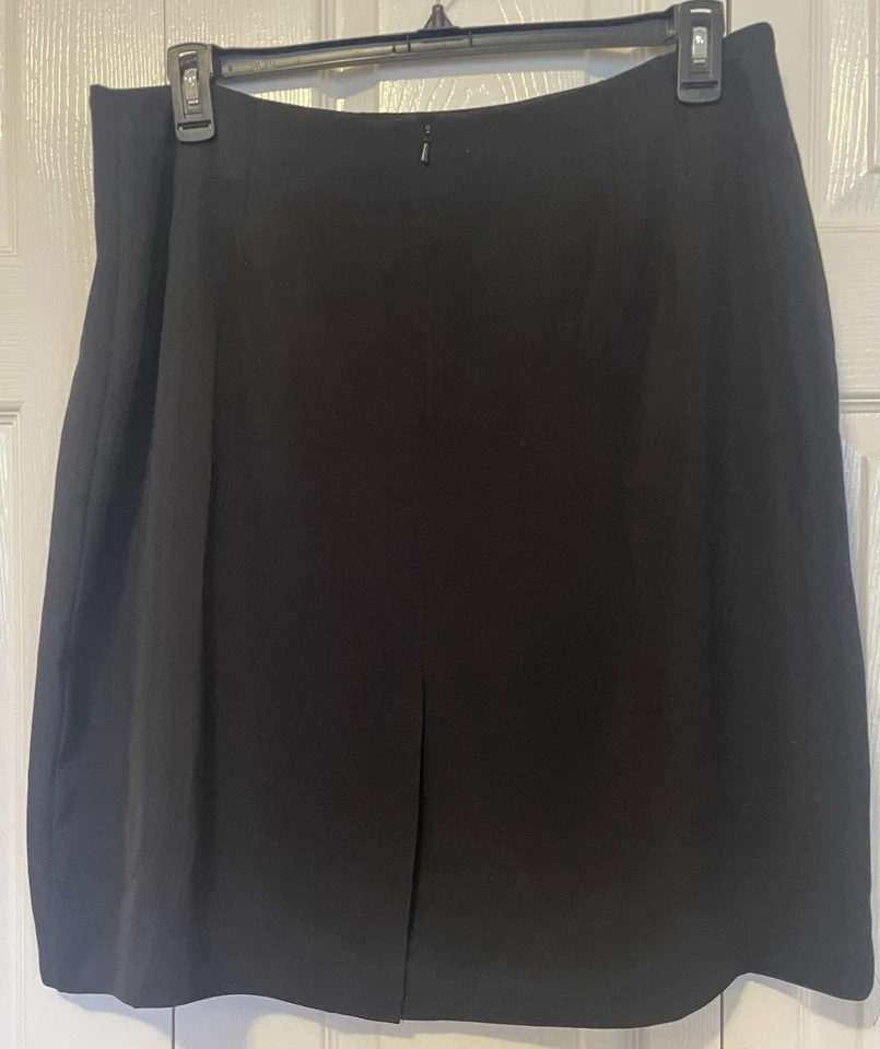 Falda Liz Baker Usada en Excelente Condición Talla 18 Totalmente Forrada Negra Foto 2 de 4