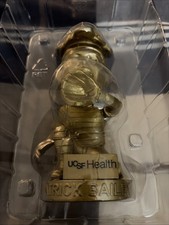 San Francisco Giants SGA Patrick Bailey Gold Glove  All Gold Bobblehead