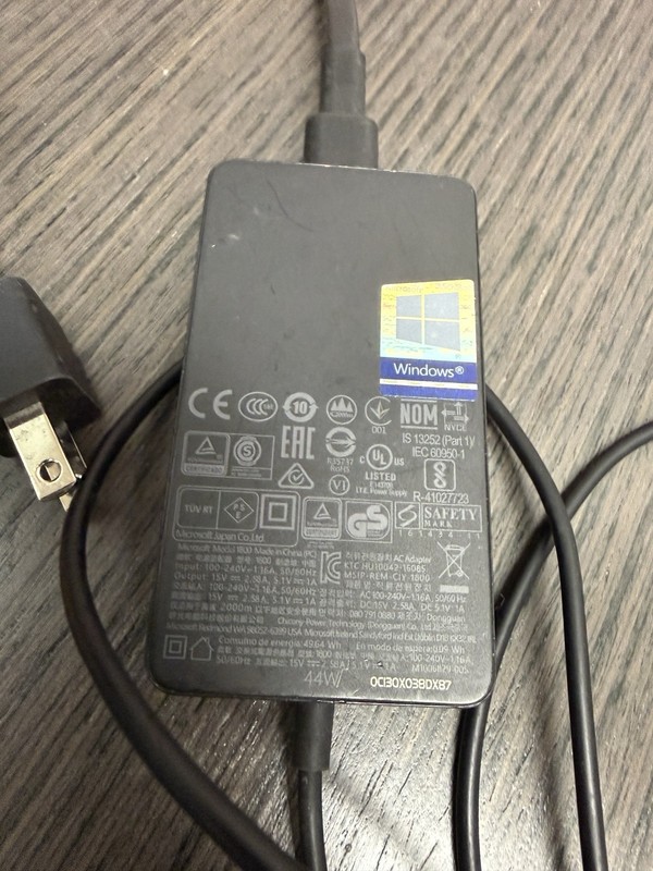 Microsoft Surface Charger 44w