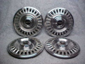 1967 68 PONTIAC HUBCAPS 14"
