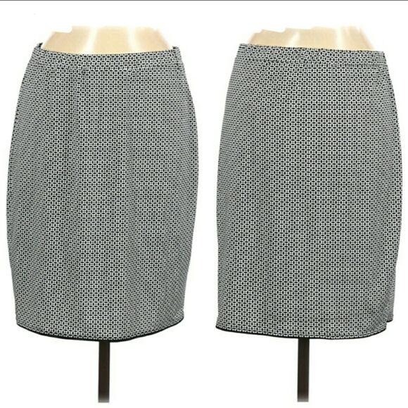 Max Studio Skirt Lightweight Slip Knee Length Stretch… Gem