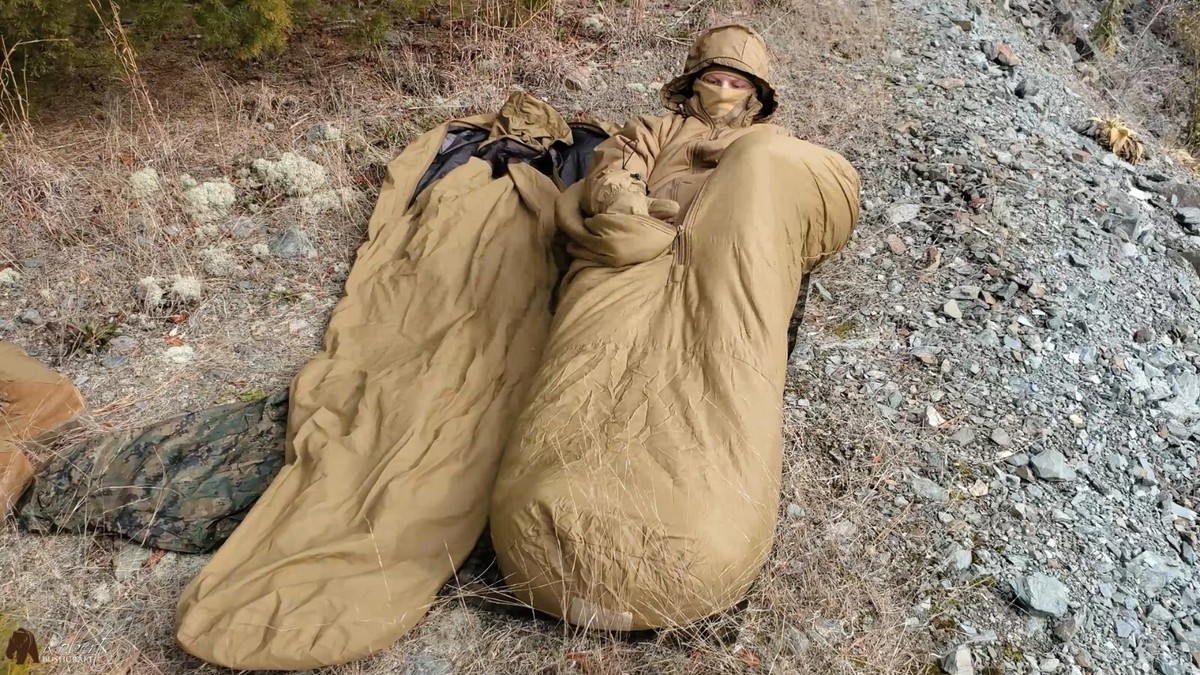 USMC 3 Seasons Sleeping Bag - Marine Corps Coyote Brown - Military
