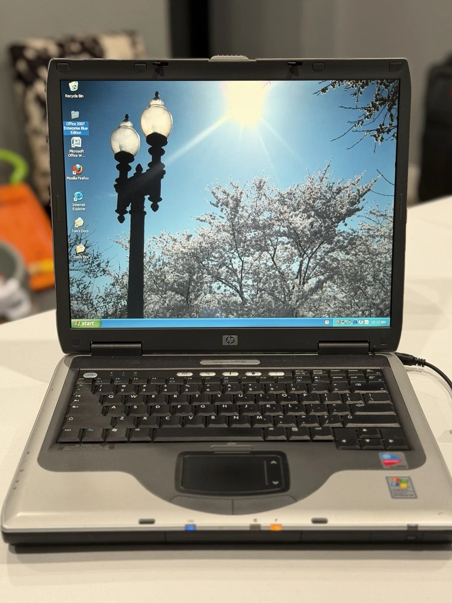 Windows XP Intel Pentium M PC Laptops & Netbooks 15-15.9 in Screen