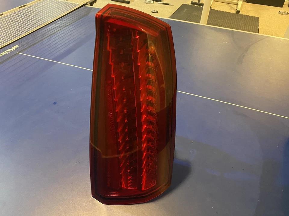 Conjunto de lámpara de luz trasera LED para pasajero derecho Cadillac STS 2008 2009 2010 2011 FABRICANTE DE EQUIPOS ORIGINALES Foto 2 de 4