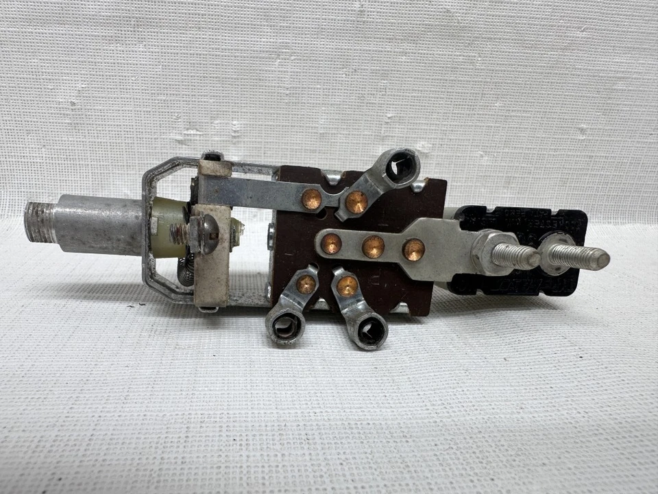 Dodge Truck 1955 serie C-1 NOS 6 voltios interruptor de faros Mopar 1661 771, 1661771 Foto 2 de 4