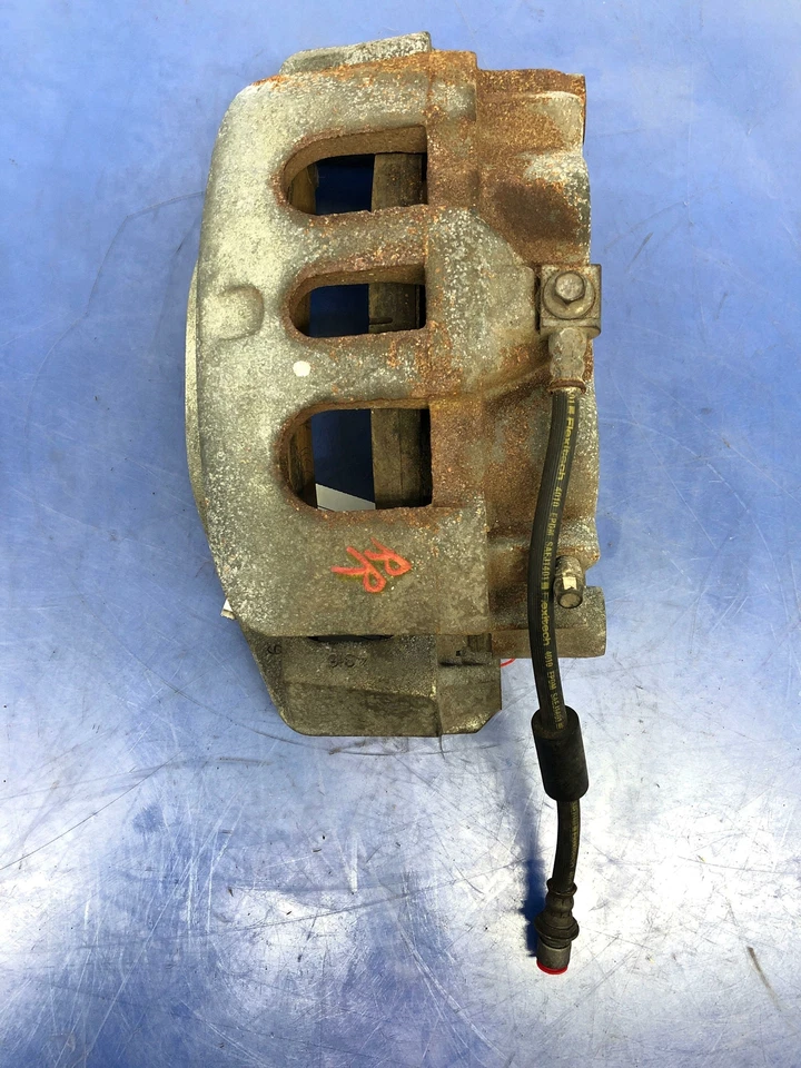 2011-2019 CHEVY SILVERADO 2500 OEM СУППОРТ ЗАДНЕГО ДИСКОВОГО ТОРМОЗА ПОД ПРАВУЮ РУКУ 20909266 - Изображение 2 из 4