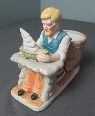 Vintage Geerling's Planter - Man Building a Ship - Bisque - Taiwan - e4 sb