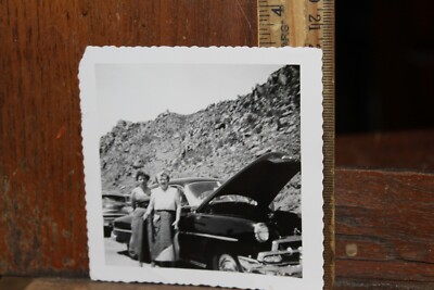 Vintage Photo 1950's Arizona 2 Ladies Car Broken Down