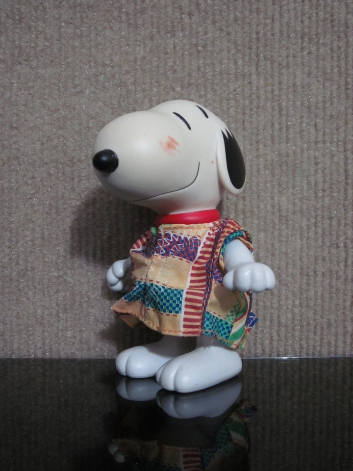 Figura de juguete vintage Snoopy & Friends "Snoopy in Africa" de Hasbro 1999 Foto 4 de 4