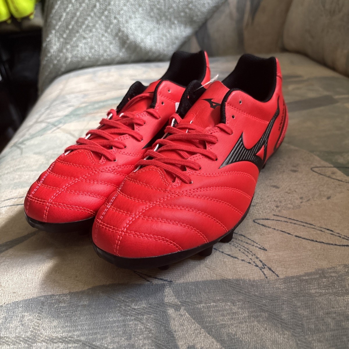 Mizuno Monarcida Neo Red Black Soccer Cleats Light Men display picture 1