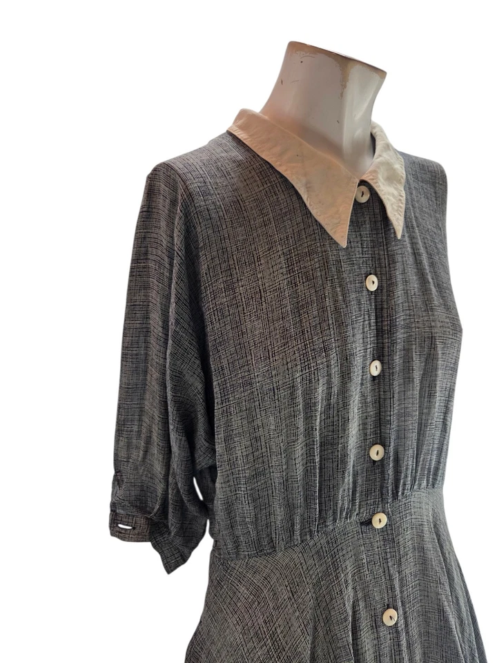 Max Mara Women's Dress 8 Gray Vintage Silk Button Shirt Chiffon - Image 3 of 4