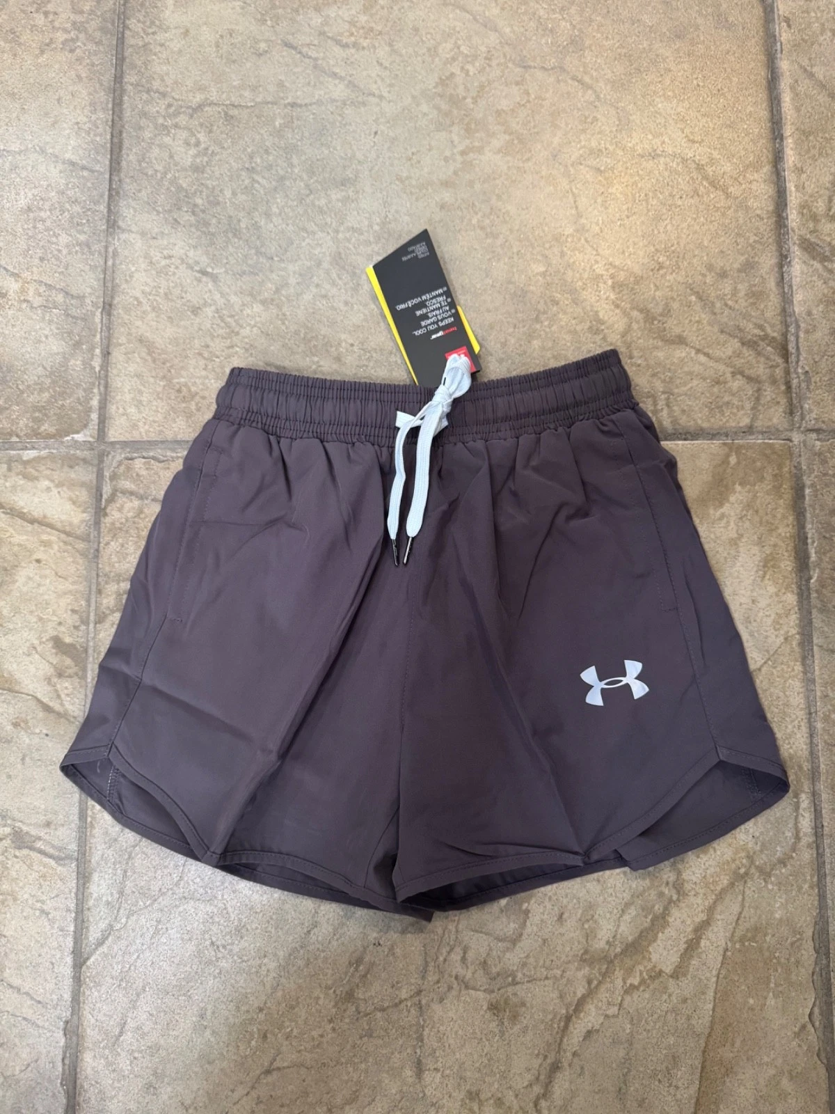 UNDER ARMOUR RUNNING SHORTS WITH POCKETS MENS SIZE M