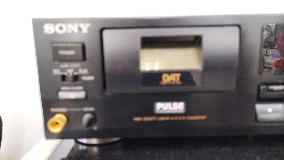 Sony DTC-690 Digital Audio Tape DAT Deck Player Recorder Working Confirmed - Image 3 of 4