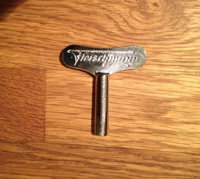 Clef pour bateau Fleischmann Schlüssel Boot Key Tin Boat Ocean Liner 2,6mm