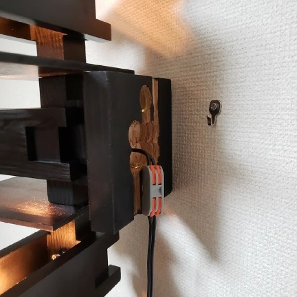 Frank Lloyd Wright TALIESIN 3 APLIQUE DE PARED Color Negro Lámpara de pared madera YAMAGIWA Foto 2 de 4