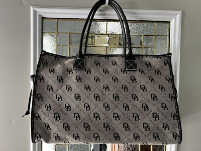 Dooney & Bourke / トートバッグ/-- Dooney & Bourke XL Signature Jacquard Tote w/Drawstring Pockets