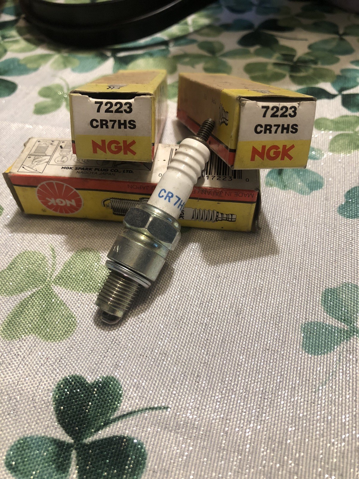 Qty 4 Cr7hs Genuine Spark Plugs