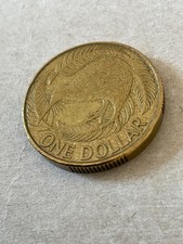 New Zealand 1990 One DollarCoin in good condition