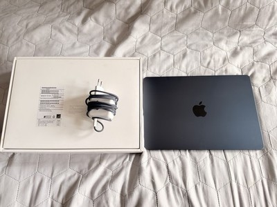 Apple MacBook Air M2 2022 Mitternacht 13,6'' 8GB RAM 256 Gb SSD 94% Batterie