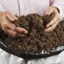 Garden Compost, Professional Grade, Lightweight and Fertile, Easy Use, 60L Bag 0.33 per litre