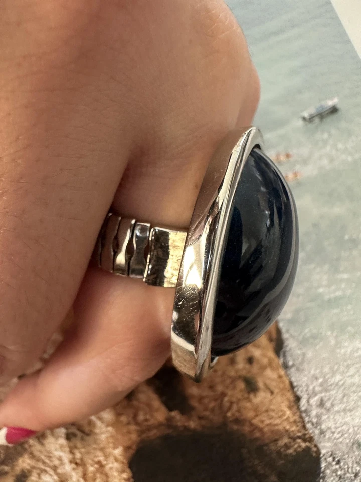 Anillo de cóctel Chico's llamativo tono plata azul cabujón cúpula ajustable nuevo con etiquetas Foto 4 de 4