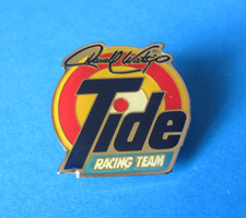 Vintage 80's NASCAR TIDE Darrell Waltrip Racing Team Pin Badge. 😊