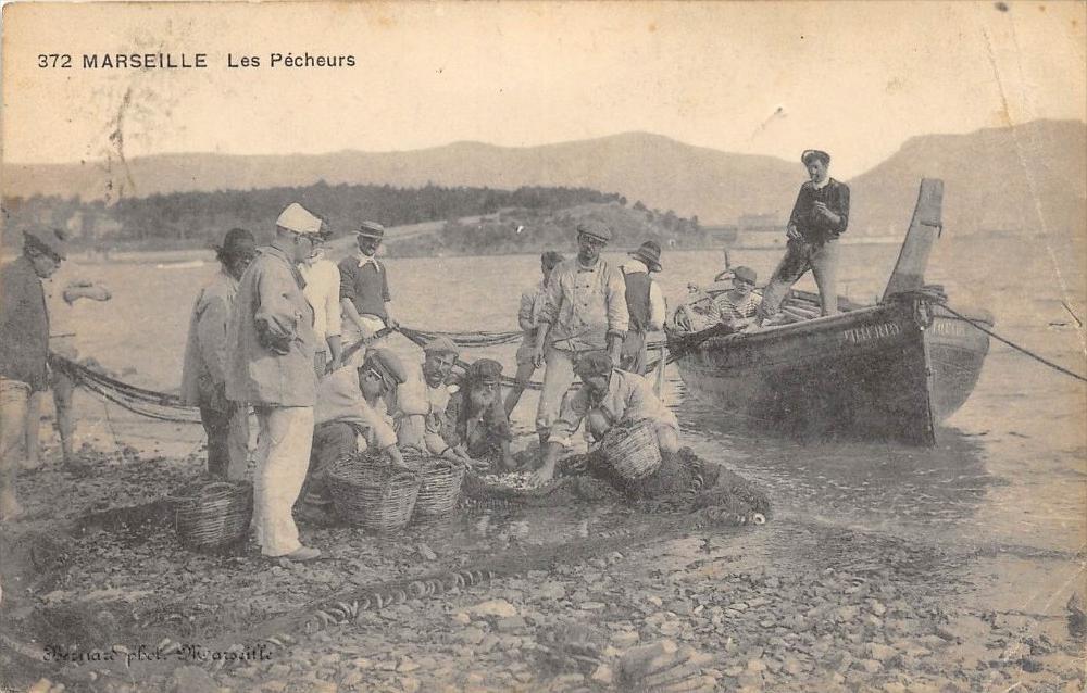 Old postcard 13 Marseille Les Pecheurs (not common photo