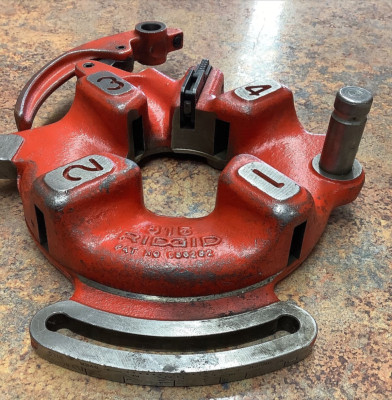 Dies & Accessories - Universal Pipe Threader Die Head