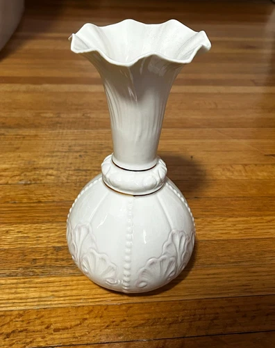 9" Belleek ROSSMORE Vase, Pink & Gold Trim, Porcelain, Annual Retired Piece 2000