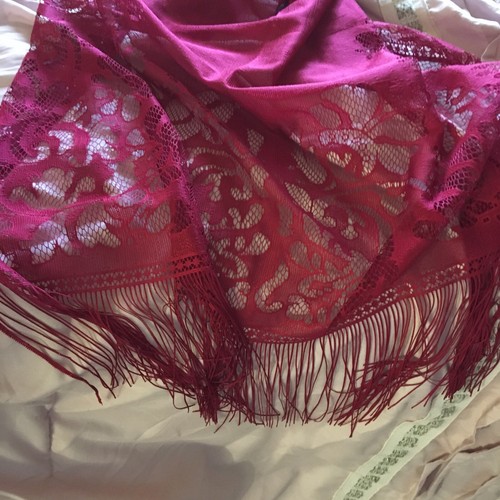Red Lace Knit Scarf Floral Fringe Veil Shawl Wrap - Picture 2 of 3