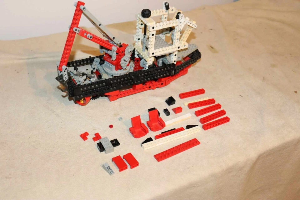 LEGO Technic 8839 Supply Ship, photo 1 sur 5